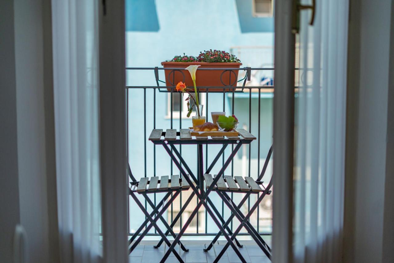Hotel Greta B&B Rimini Exterior foto