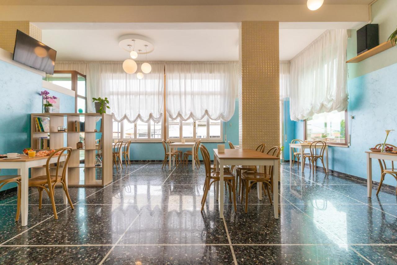 Hotel Greta B&B Rimini Exterior foto