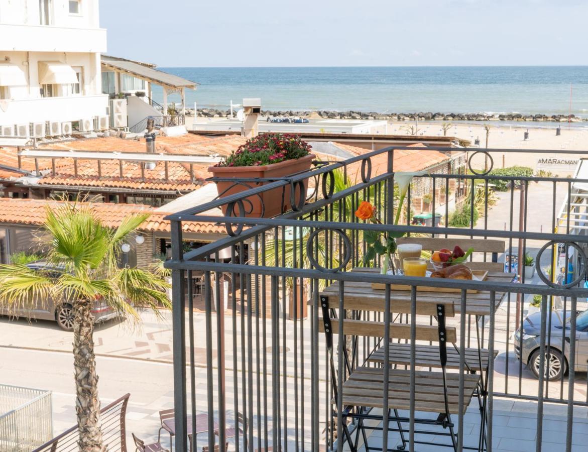 Hotel Greta B&B Rimini Exterior foto