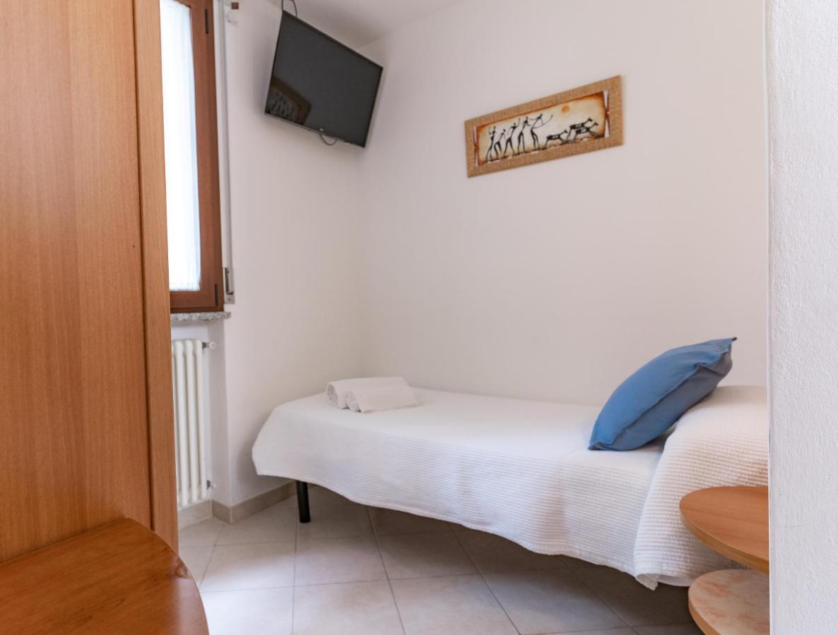 Hotel Greta B&B Rimini Exterior foto
