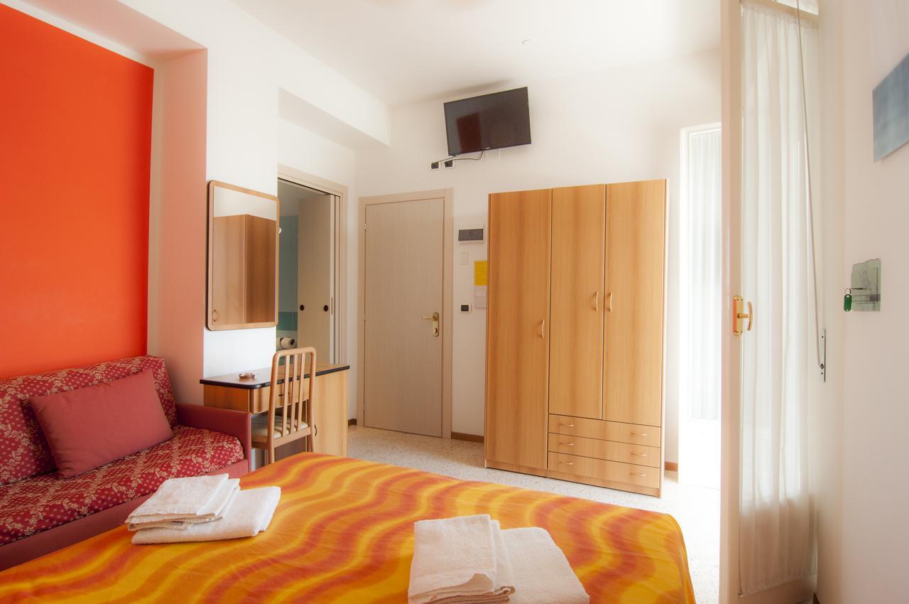 Hotel Greta B&B Rimini Exterior foto